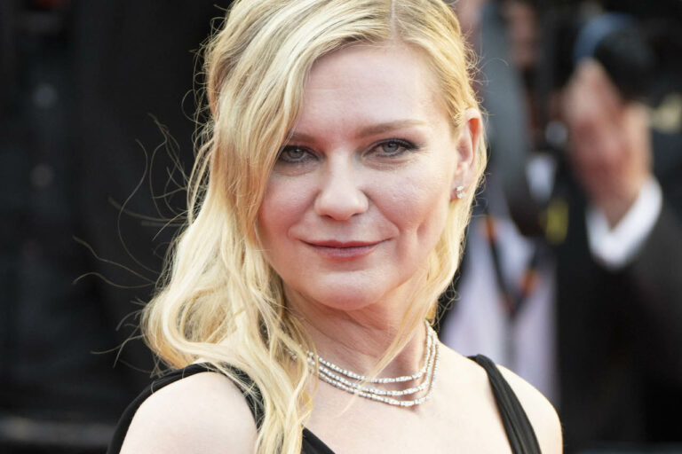 Kirsten Dunst entra nel cast del sequel di Una di famiglia con Sydney Sweeney