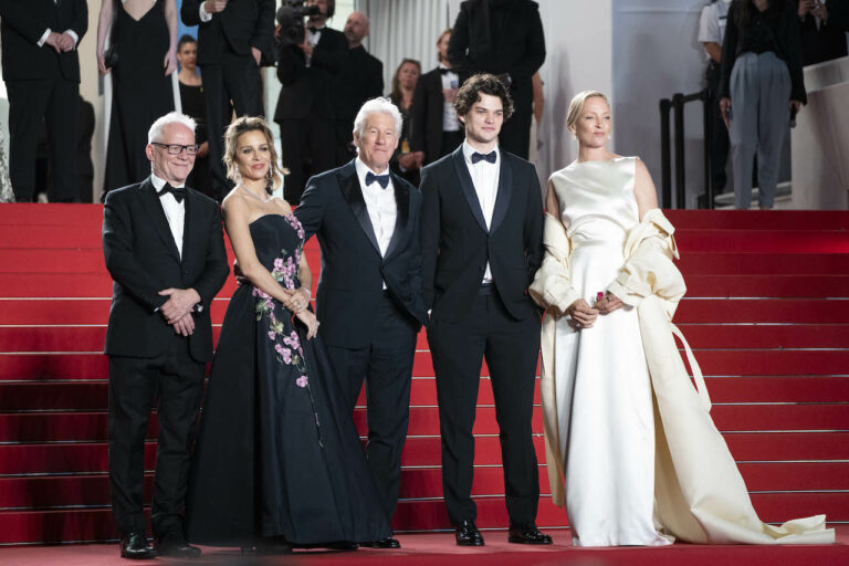 Festival di Cannes 2024, le foto dal red carpet di Oh, Canada con Richard Gere e Uma Thurman