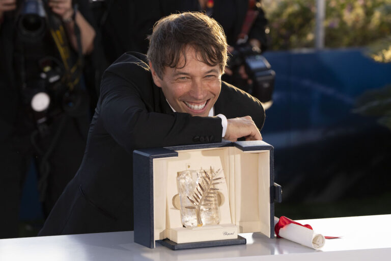 Festival di Cannes 2024: tutti i vincitori, ad Anora la Palma d&rsquo;Oro