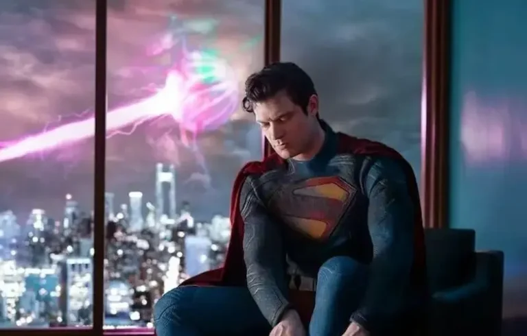 Superman: finalmente sappiamo cosa sia quel globo luminoso su Metropolis nella prima foto ufficiale