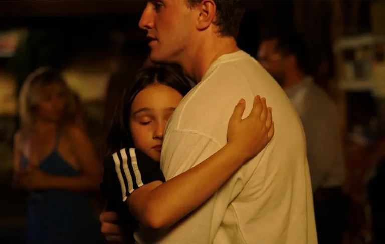 Aftersun, la spiegazione del finale: cosa &egrave; successo a Calum?