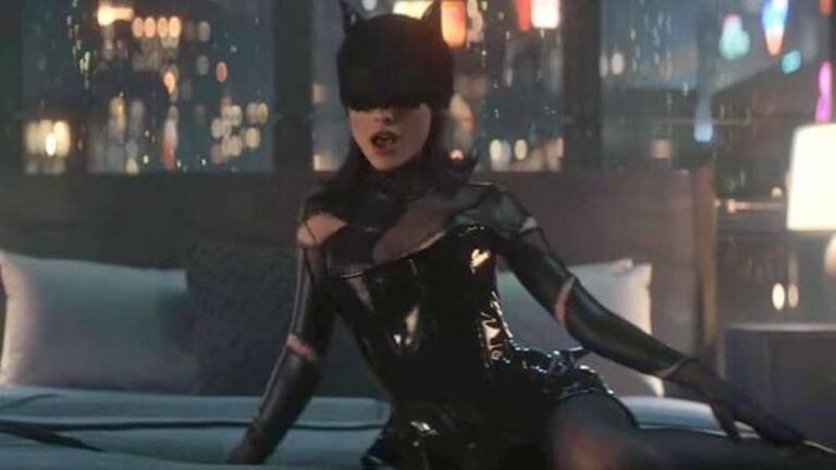Ariana Grande diventa CATWOMAN nel nuovo video musicale di &ldquo;The Boy Is Mine&rdquo;; Halle Berry reagisce