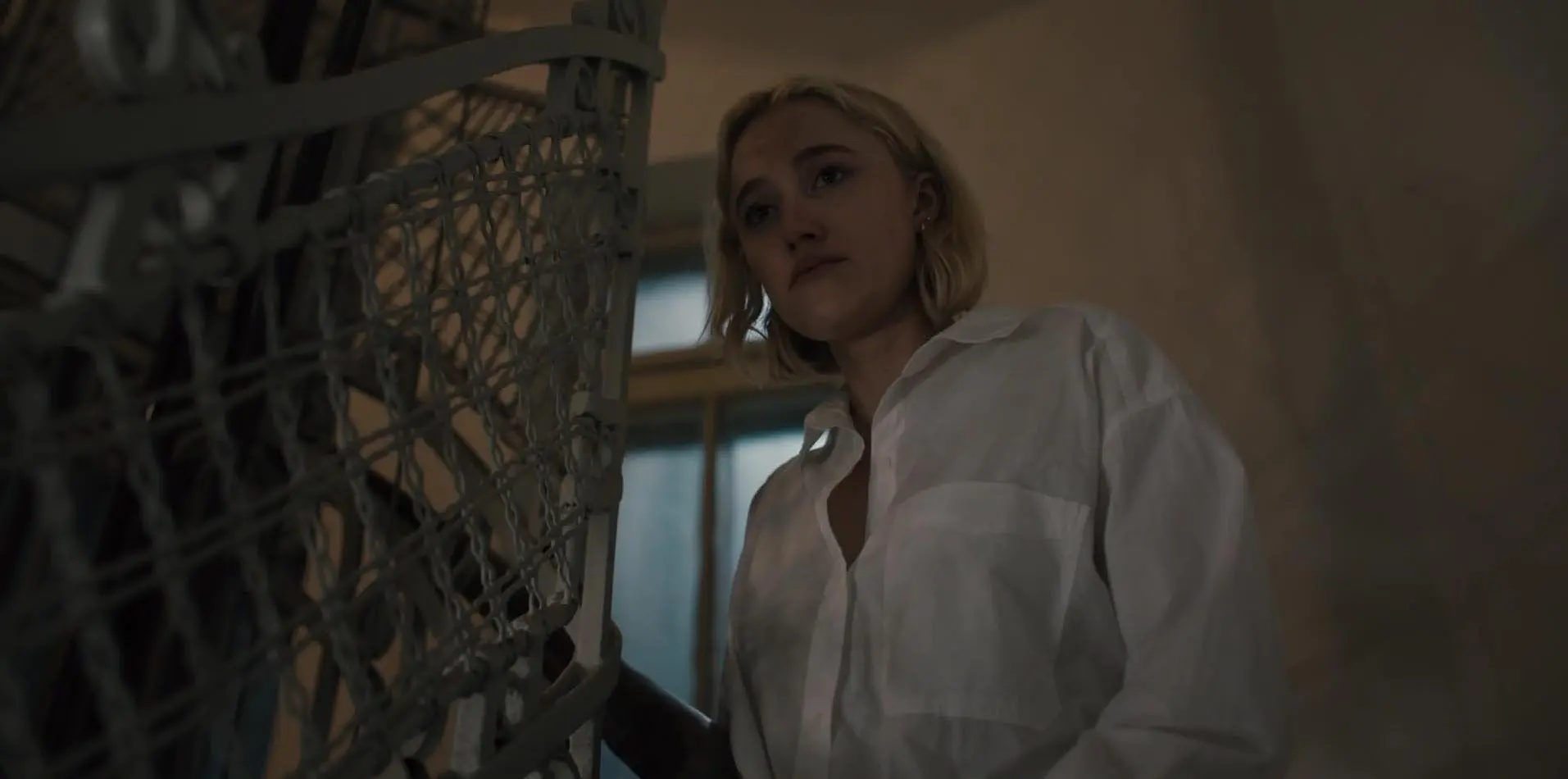 Maika Monroe in Watcher