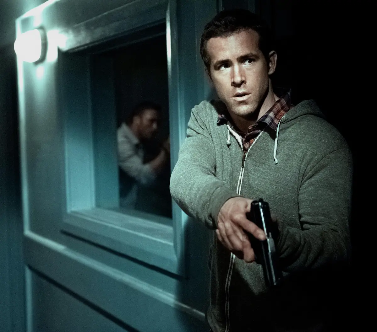 Ryan Reynolds in Safe House - Nessuno è al sicuro 2012