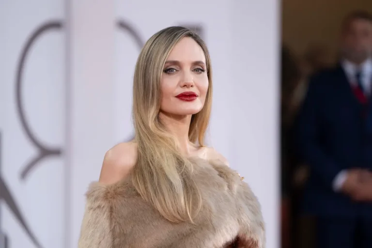 Angelina Jolie e Doug Liman di nuovo insieme per il thriller di spionaggio The Initiative