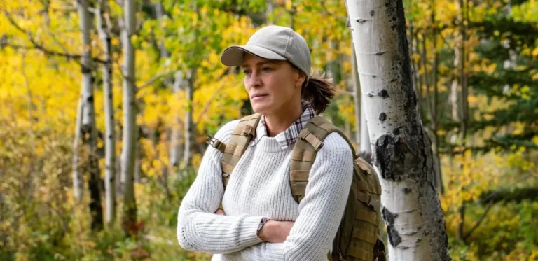 Land, la spiegazione del finale: Emma riuscir&agrave; a sopravvivere da sola nel Wyoming?