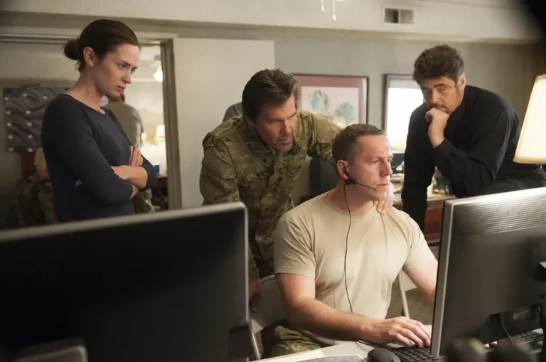 Sicario: la spiegazione del finale, in origine era completamente diverso Sicario: la spiegazione del finale, in origine era completamente diverso