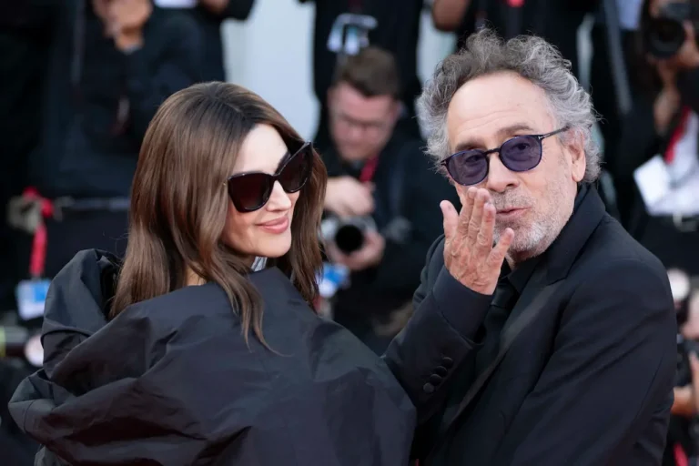 Venezia 81: il red carpet di Beetlejuice Beetlejuice Venezia 81: il red carpet di Beetlejuice Beetlejuice