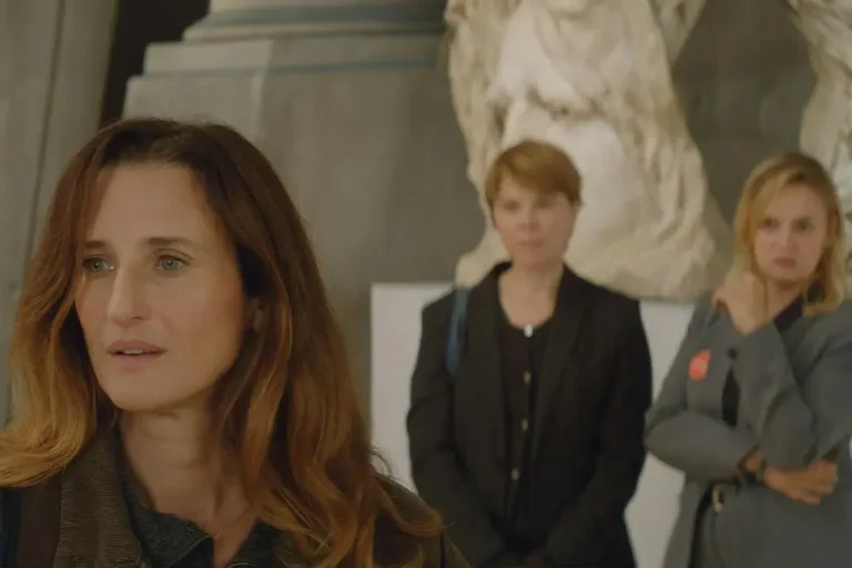 Trois amies con Camille Cottin in concorso a Venezia 81 Trois amies con Camille Cottin in concorso a Venezia 81