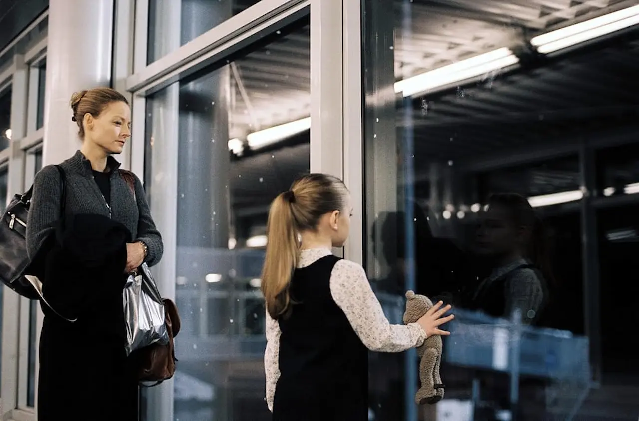 Jodie Foster e Marlene Lawston in Flightplan - Mistero in volo