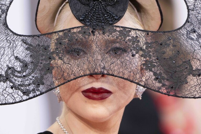 Lady Gaga apparir&agrave; in Il Diavolo Veste Prada 2