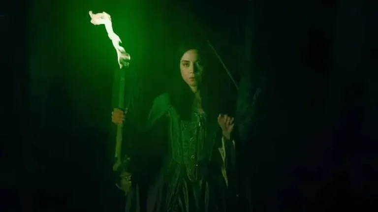Agatha All Along: la congrega evoca la strega verde nella nuova clip dell&rsquo;episodio 4
