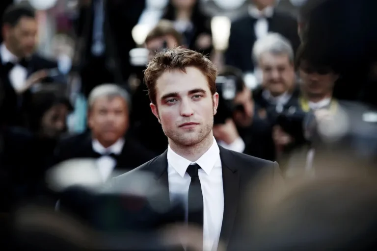 &ldquo;Non direi mai zero&rdquo;: James Gunn lascia aperta la porta a Robert Pattinson per entrare nel DCU
