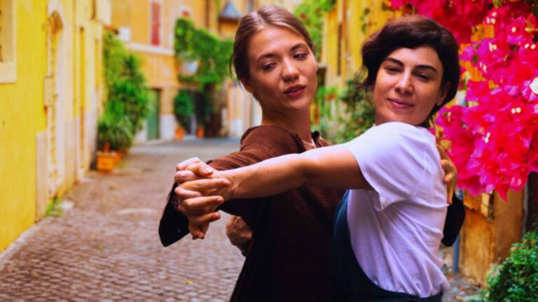 Venezia 81 &ndash; Premio del Pubblico Giornate degli Autori a Taxi Monamour di Ciro De Caro