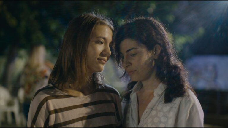 Taxi Monamour: recensione del film di Ciro De Caro &ndash; Venezia 81