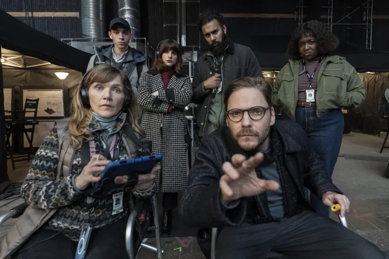 The Franchise: trailer della serie con Daniel Br&uuml;hl rivela il caos nel mondo dei film sui supereroi