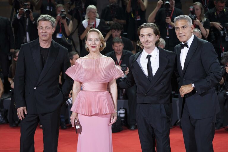 George Clooney e Brad Pitt infiammano il red carpet a Venezia 81 &ndash; FOTO