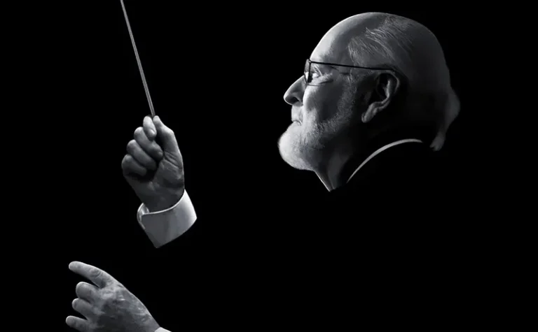 John Williams comporrà la colonna sonora del film sugli UFO di Steven Spielberg, il loro 30° film insieme John Williams comporrà la colonna sonora del film sugli UFO di Steven Spielberg, il loro 30° film insieme