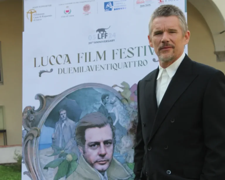 Ethan Hawke incanta il pubblico al Lucca Film Festival 2024: tra &ldquo;Carpe Diem&rdquo;, Flannery O&rsquo;Connor e collaborazioni storiche