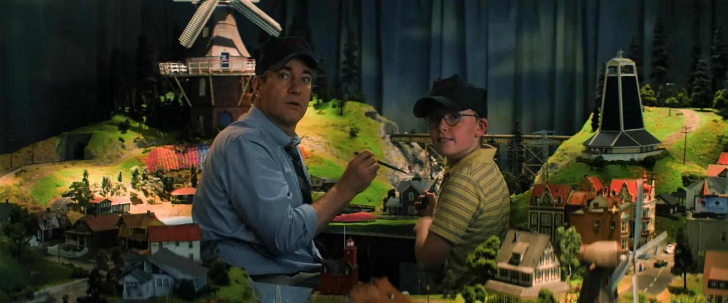Matthew Macfadyen e Jude Hill in Holland (2025)