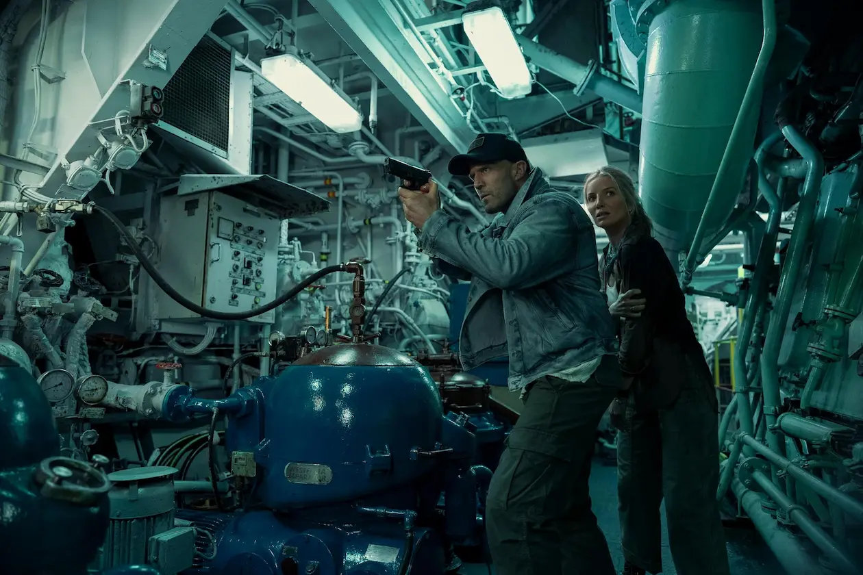 Jason Statham e Annabelle Wallis in Mutiny (2026)