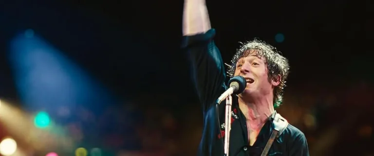 Jeremy Allen White canta davvero in Springsteen &ndash; Liberami dal nulla?