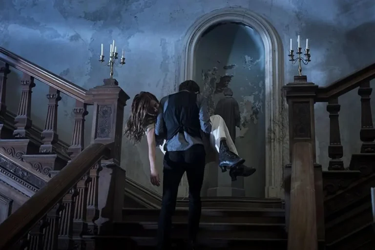 The Lodgers &ndash; Non infrangere le regole: la spiegazione del finale del film horror
