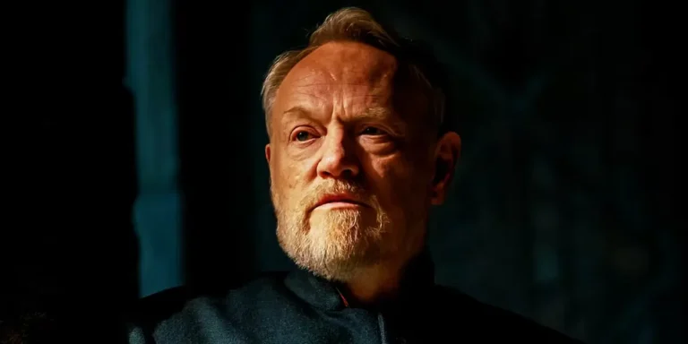 Fondazione: Jared Harris fa luce sul nuovo tono della terza stagione: &ldquo;&Egrave; pi&ugrave; simile a un&rsquo;opera spaziale&rdquo;