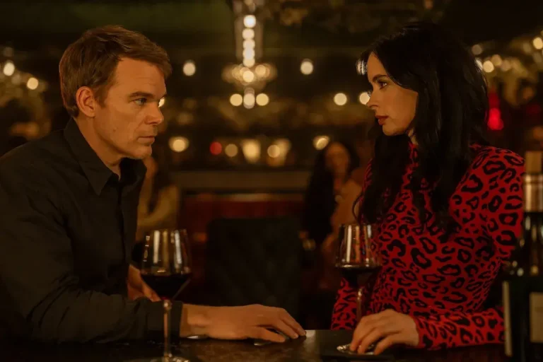 Dexter: Resurrection 2 anticipa il ritorno segreto di due personaggi chiave nella nuova foto dal set