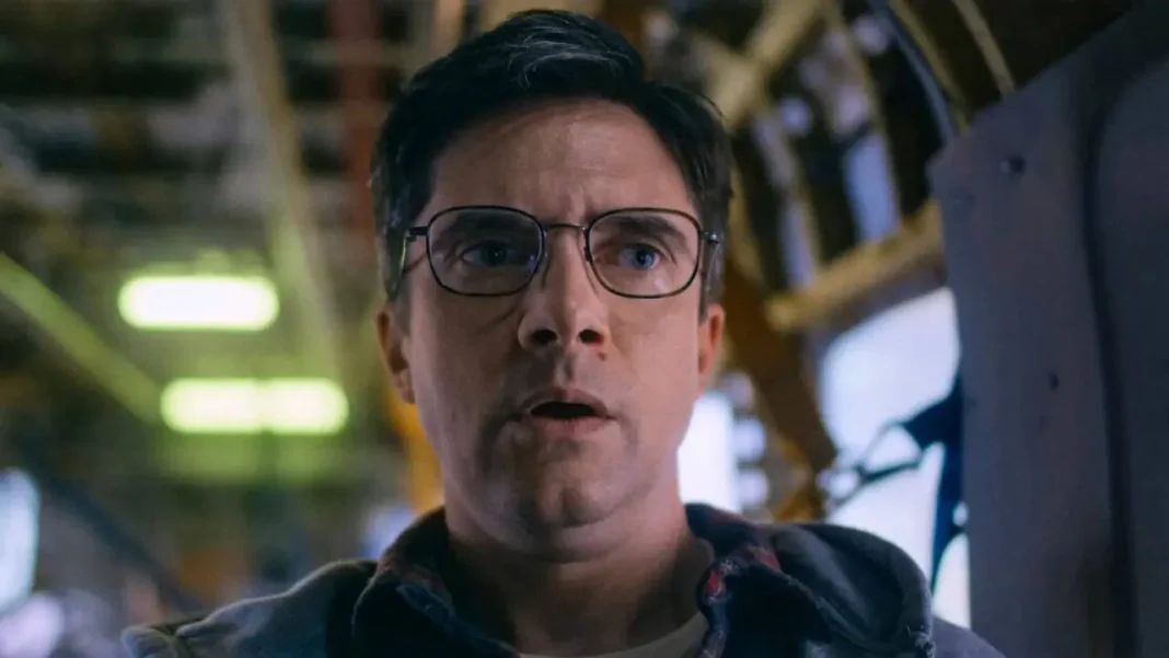 topher grace flight risk