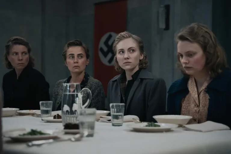 Le assaggiatrici, spiegazione del finale: cosa significa davvero l’ultima scena del film e il destino delle protagoniste Le assaggiatrici, spiegazione del finale: cosa significa davvero l’ultima scena del film e il destino delle protagoniste