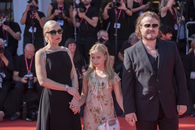 Brady Corbet, Mona Fastvold e Adelaide James Fastvold Corbet 2
