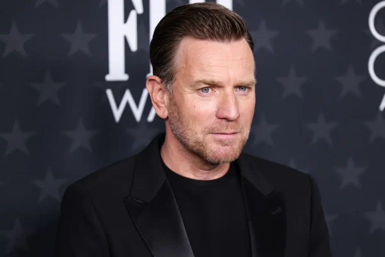 Star Wars, Ewan McGregor vuole interpretare ancora Obi-Wan Kenobi: &ldquo;Forza, Disney!&rdquo;