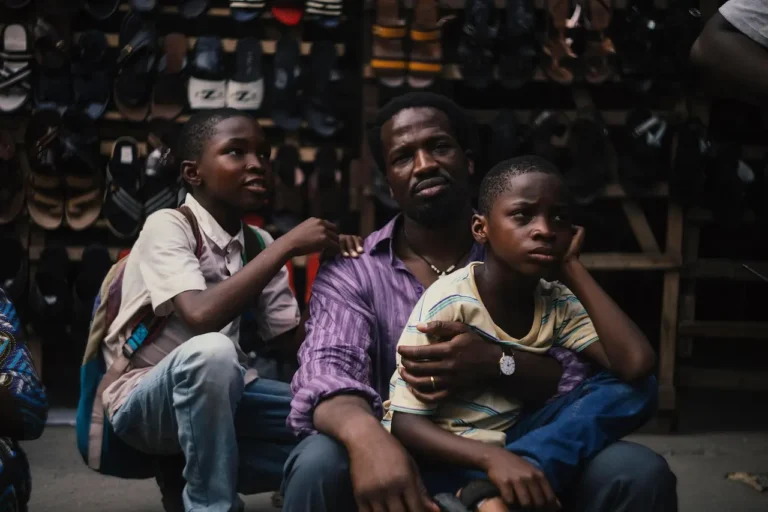 My Father&rsquo;s Shadow, recensione dell&rsquo;edordio di Akinola Davies Jr.