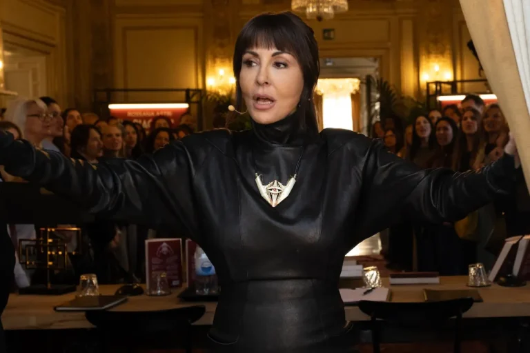 Gigol&ograve; per caso &ndash; La sex guru, il trailer e le immagini della seconda stagione Prime Video