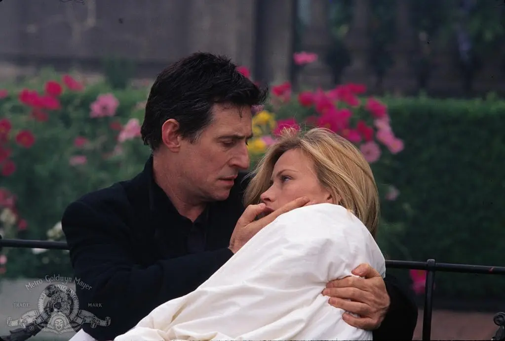 Patricia Arquette e Gabriel Byrne in Stigmate (1999) Patricia Arquette e Gabriel Byrne in Stigmate (1999)
