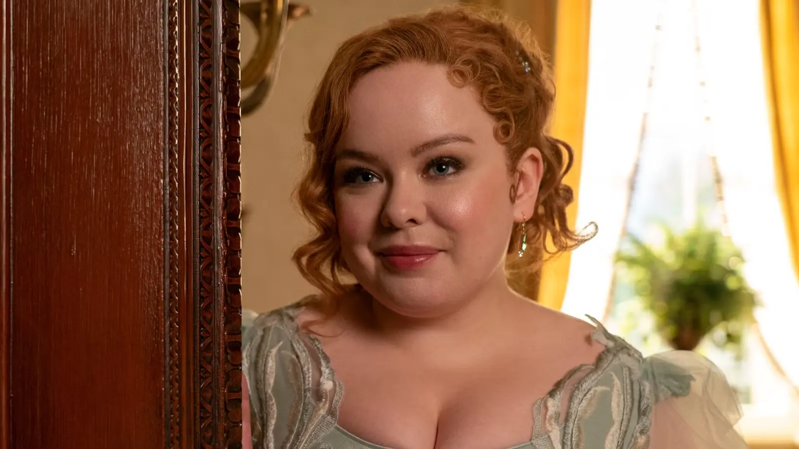 nicola-coughlan-as-penelope-in-bridgerton-netflix