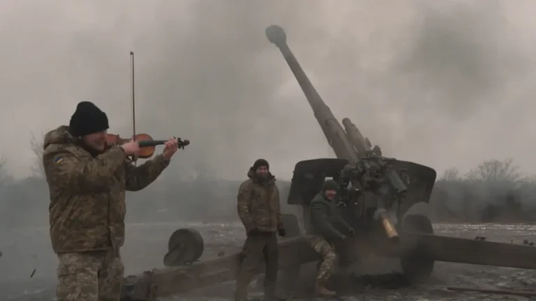 Soldiers of Song, proiezioni speciali a Roma e Milano il 24 febbraio. Ecco una clip esclusiva