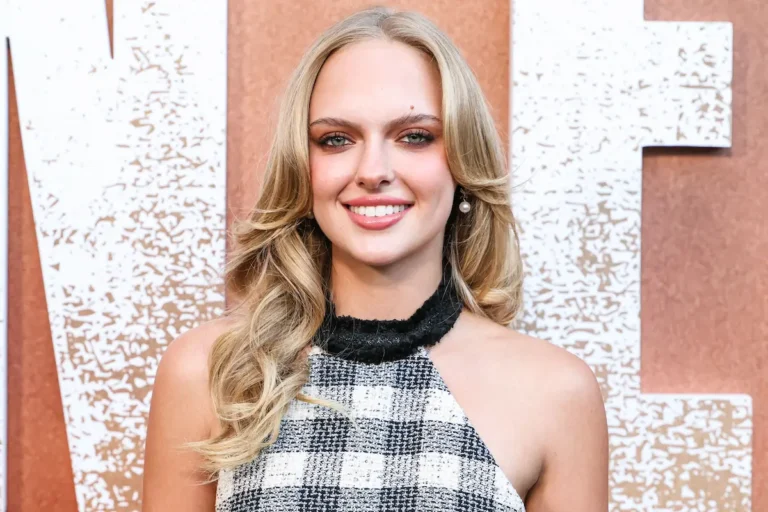 Jessica Belkin entra nel cast del reboot di Baywatch: sarà la figlia segreta di Hobie Buchannon Jessica Belkin entra nel cast del reboot di Baywatch: sarà la figlia segreta di Hobie Buchannon