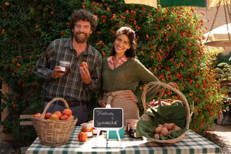 Benvenuti in Campagna: trailer e poster del film con Maurizio Lastrico e Giulia Bevilacqua