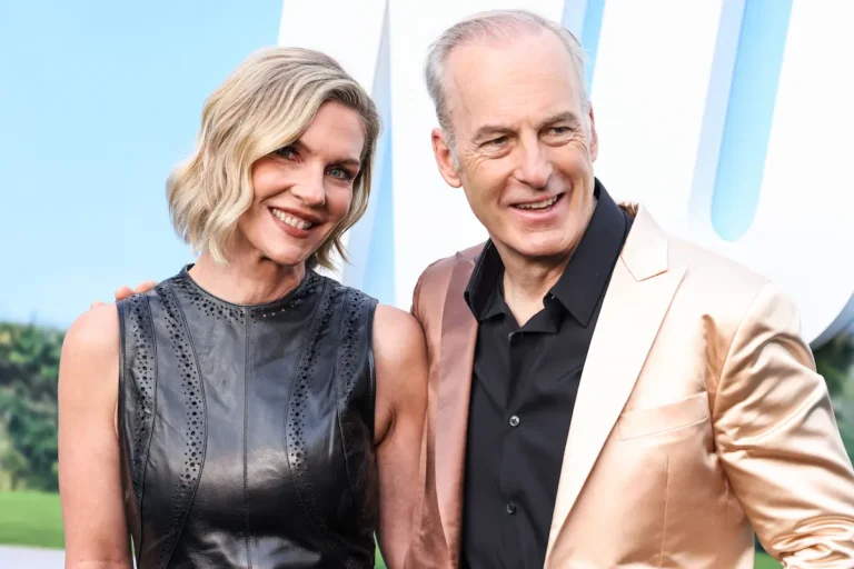 Bob Odenkirk commenta un possibile cameo in Pluribus 2 dopo aver elogiato la prima stagione