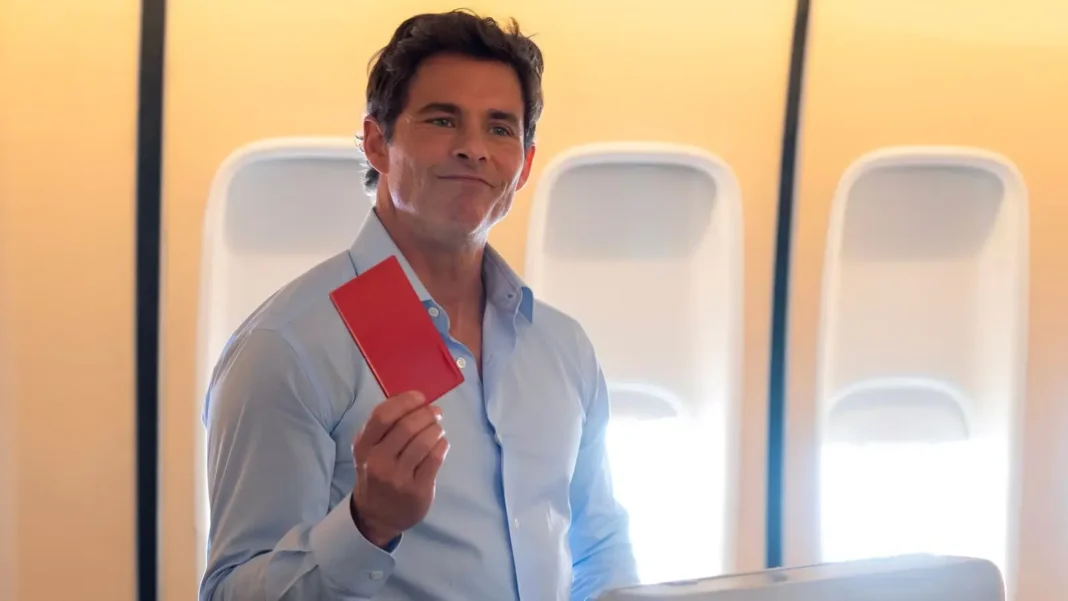 james-marsden-as-president-cal-bradford-holding-a-red-book-in-paradise Paradise - Stagione 2, Episode 7, spiegazione del finale