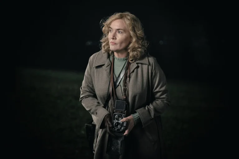 Lee Miller: da domani su SKY il film con Kate Winslet che racconta una fotografa che ha cambiato lo sguardo sulla guerra