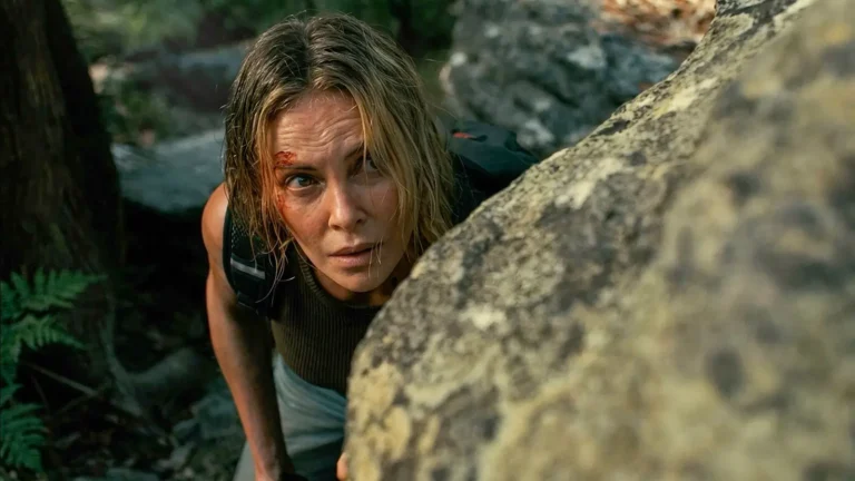 Apex con Charlize Theron arriva su Netflix: il regista spiega la mancata uscita nelle sale