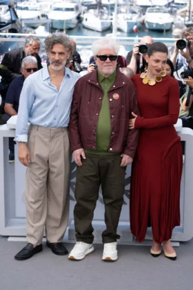 Barbara Lennie, Pedro Almodovar e Leonardo Sbaraglia al Festival di Cannes 2026