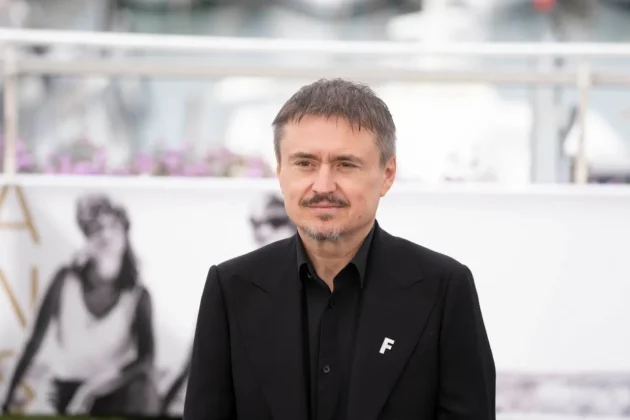 Cristian Mungiu al photocall al Festival di Cannes 2026