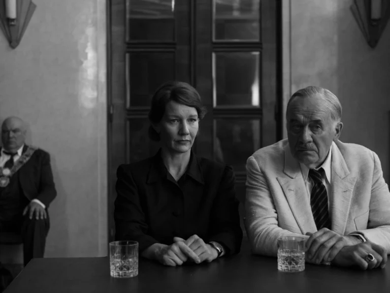 Fatherland: il trailer del film di Paweł Pawlikowski