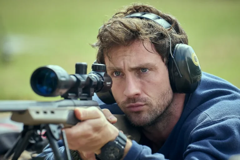 Fuze &ndash; Conto alla rovescia, recensione del thriller con Aaron Taylor-Johnson, Theo James e Sam Worthington