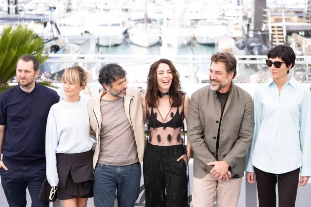 Isabel Pena, Javier Bardem, Victoria Luengo, Rodrigo Sorogoyen, Marina Foïs e Raúl Arévalo al Festival di Cannes 2026