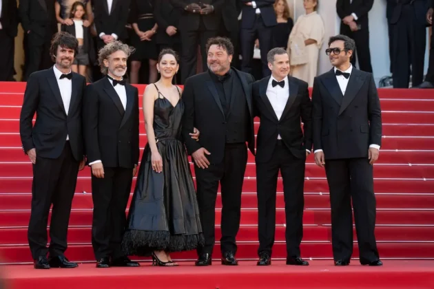 Il cast di Karma al Festival di Cannes 2026